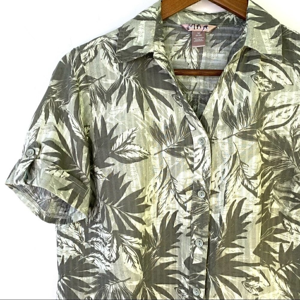 White Stag button down shirt with short sleeves, 💯 cotton